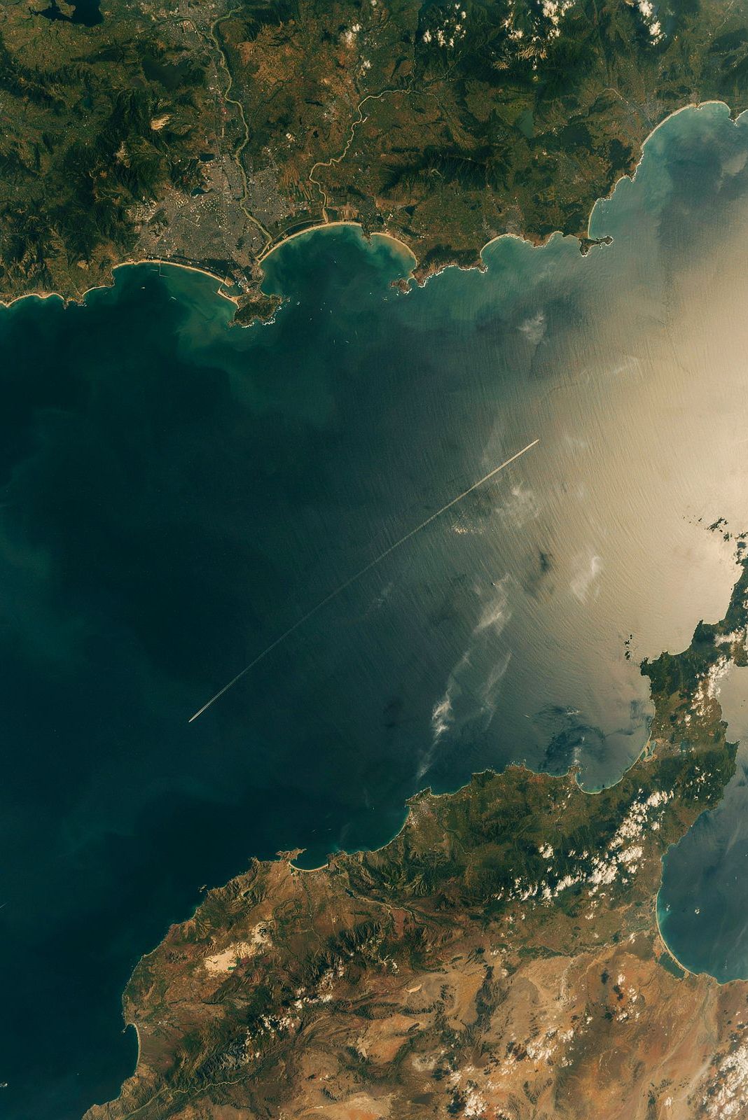 Vista aérea da costa